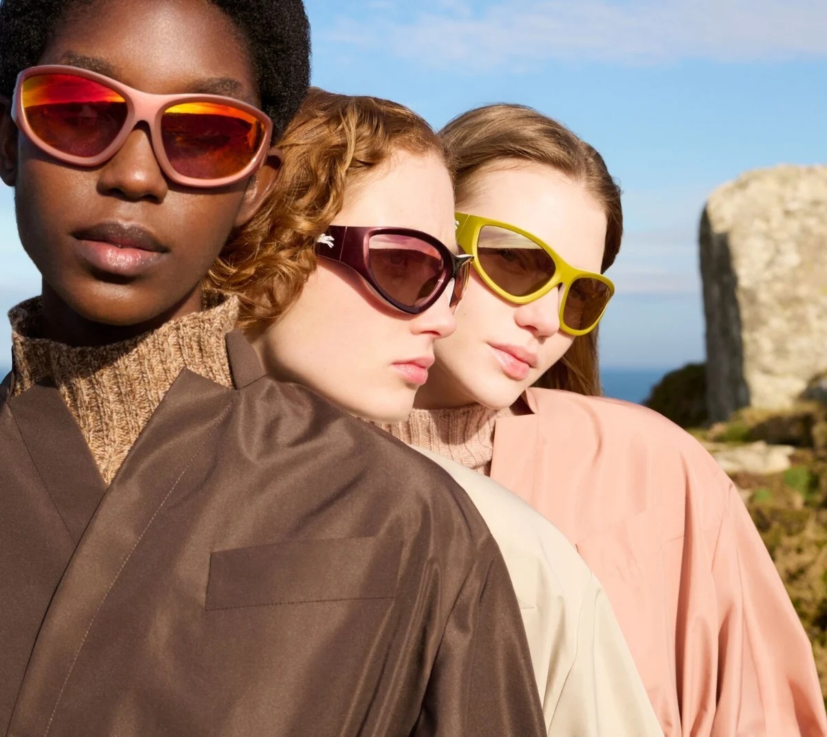 femmes portant des lunettes Longchamps