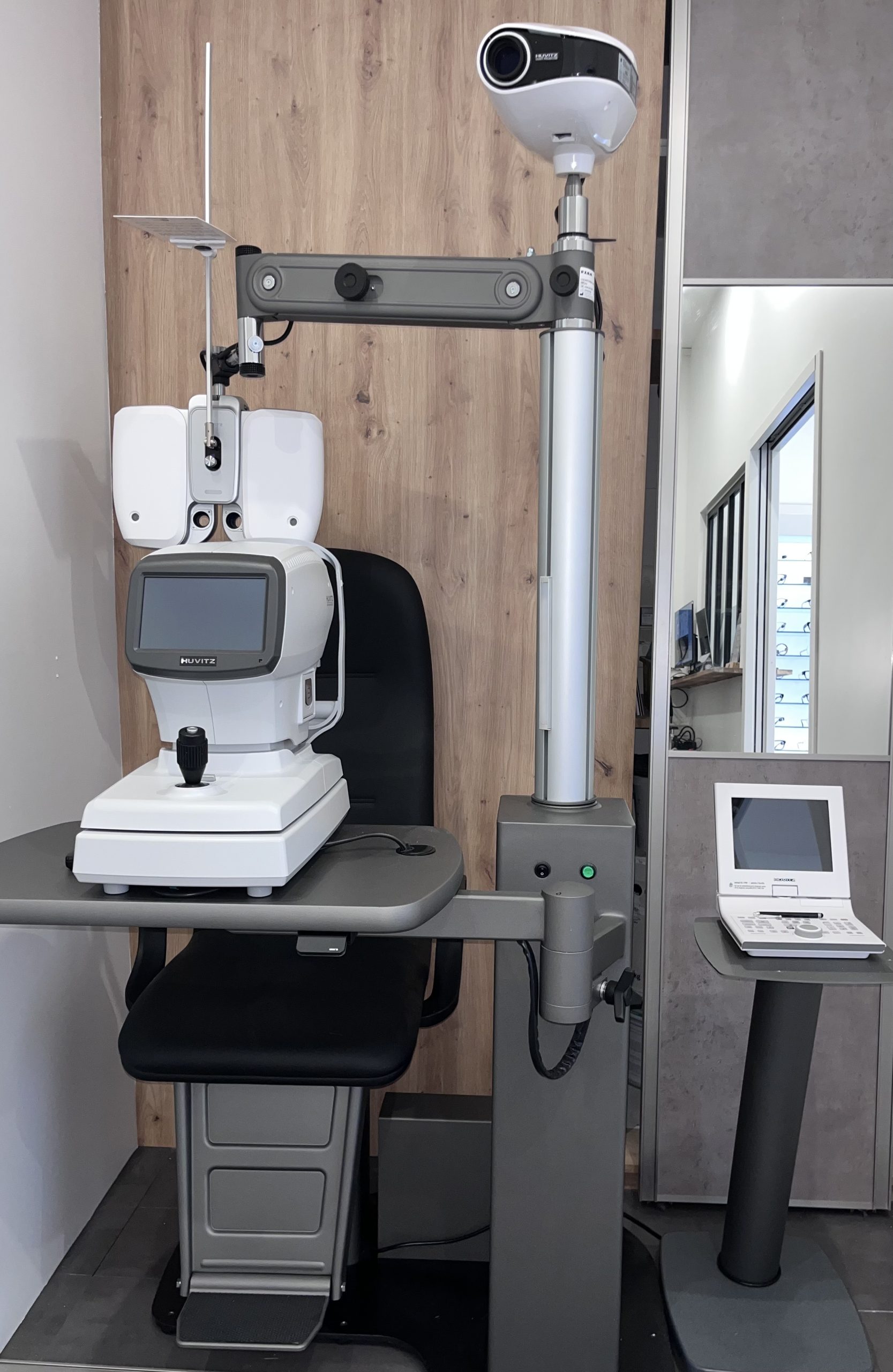 salle d'examen de vue, réfraction, contrôle de la vision